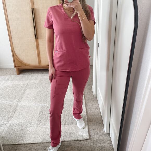 FIGS Pink Quartz Casma Three Pocket Scrub Top - Picture 3 of 10